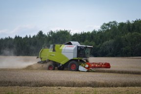 开云·体育官网APP下载-田径跨项目交流营探索协同训练新方式，田径跨栏的动作讲解