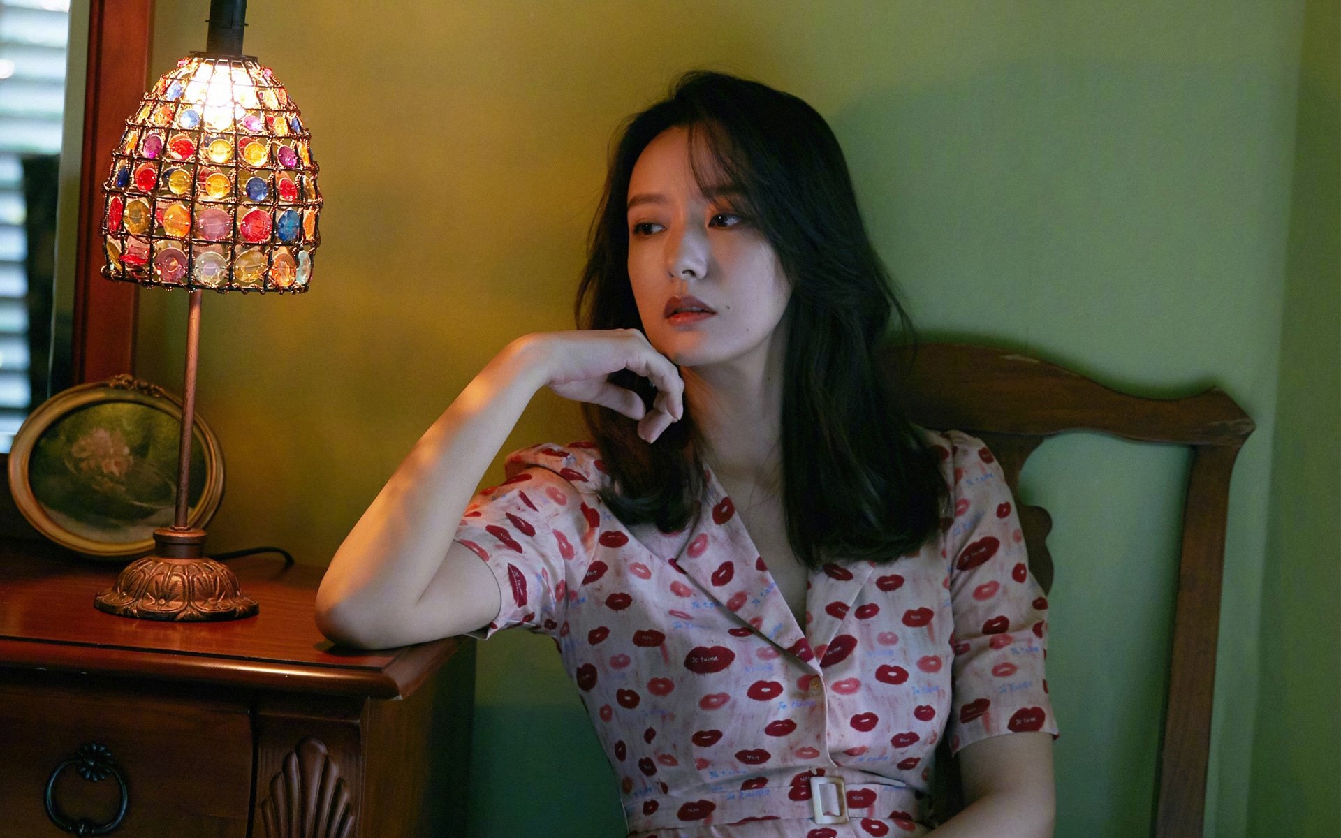 “壁球高手对决：在高新区全民健身馆，你看到的不仅仅是技巧，更是心跳！”